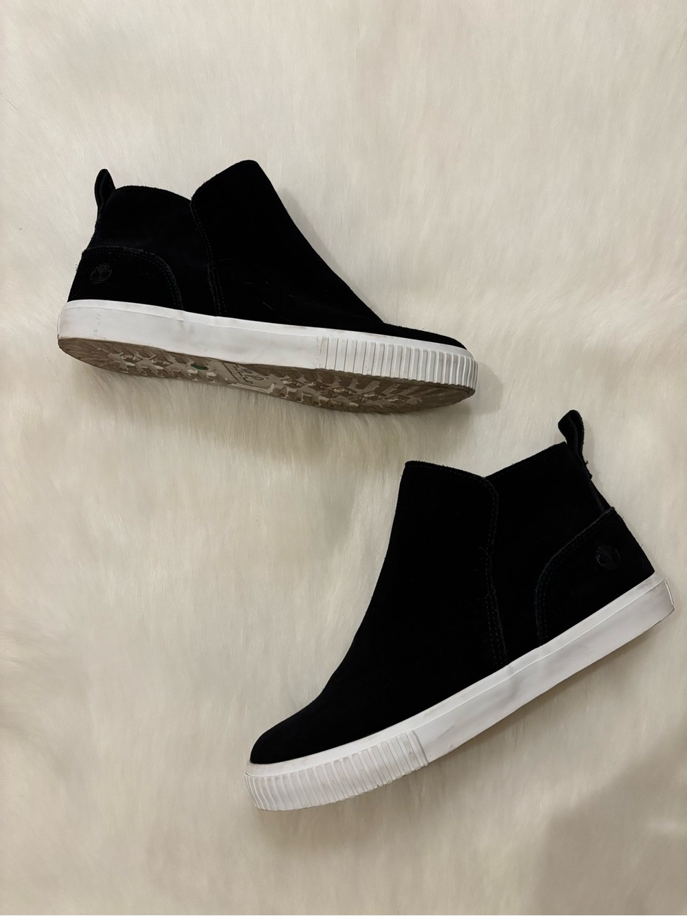 Timberland Skyla Bay Booties in Black Suede - Picture 2 of 9